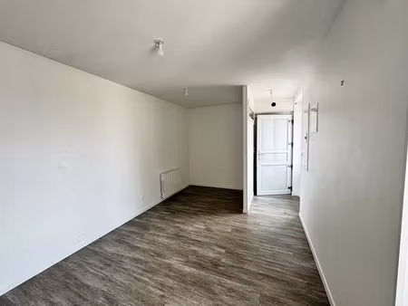 longeault pluvault - appartement 1 pièce à louer - 22m2 - 420 € cc - réf: 1530 - bourse im