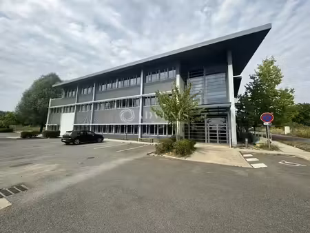 location bureaux 486 m² à 1 804 m²