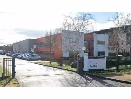 vente local d'activités 1 794 m²
