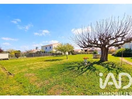 vente terrain à saujon (17600) : à vendre / 739m² saujon