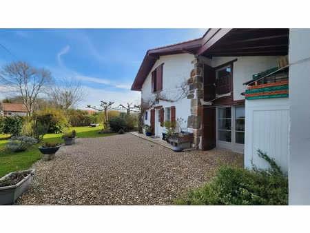 vente maison 6 pièces  152.00m²  larressore