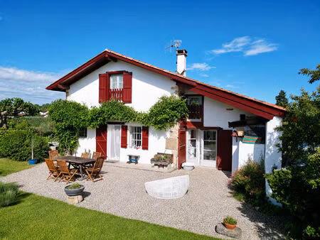 vente maison 6 pièces  170.00m²  larressore