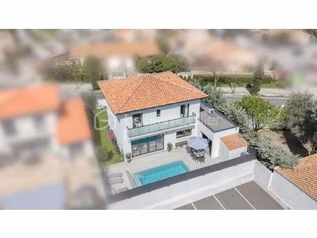 *** magnifique villa contemporaine de 131 m² avec garage et piscine à pignan ***