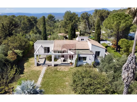 saint-vincent-de-barbeyrargues - villa de 195 m2 sur 1981 m2