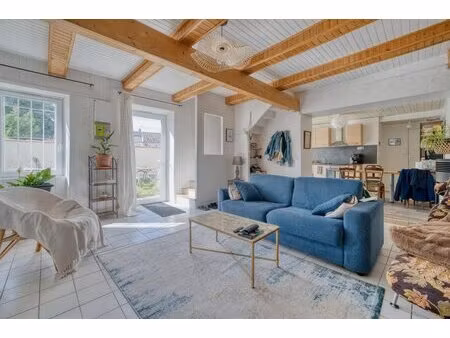 maison de 8 pièces de 141 m² à dompierre-sur-mer