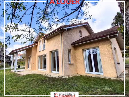 location maison 5 pièces 134m2 coublevie 38500 - 1550 € - surface privée
