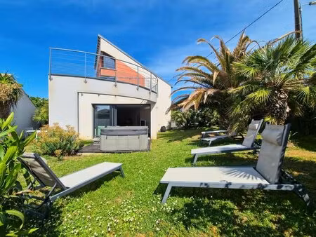 villa d'architecte 4 pièces avec jardin et jacuzzi à fouras