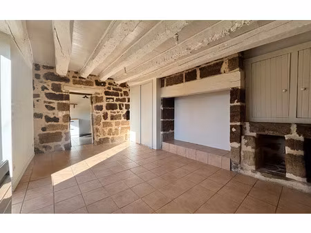 location maison  m² t-2 à brive-la-gaillarde  660 €