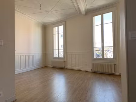 asnieres/ secteur bac 2 p. 42.61m² 1050 