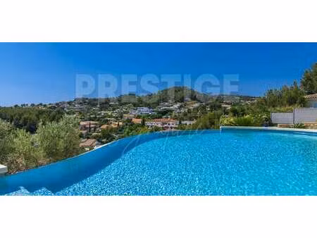 villa avec piscine et terrasse bandol (83)