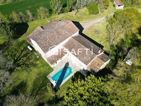 authentique maison en pierre avec piscine  dépendances et mobile-home