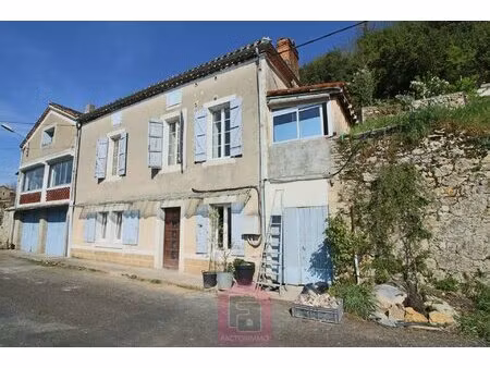 maison atypique de 140 m2 située à puy-l’évêque  à deux pas des commerces  offrant une vue