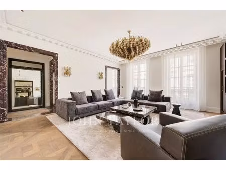 place vendôme - superbe appartement de 3 chambres