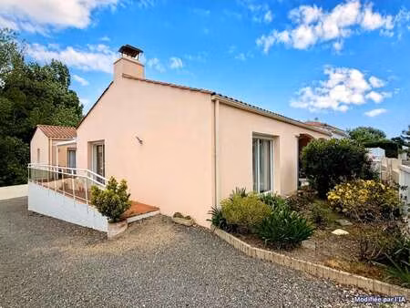 vente maison à bretignolles-sur-mer (85470) : à vendre / 141m² bretignolles-sur-mer
