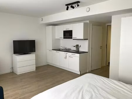 immeuble mixte à louer à rue du noyer bruxelles (vbe18116)