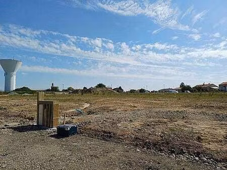 vente terrain à mortagne-sur-sèvre (85290) : à vendre / 332m² mortagne-sur-sèvre