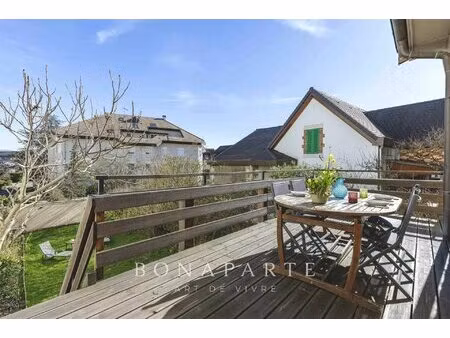 divonne-les-bains – maison de ville avec jardin et local commercial – 195 m²