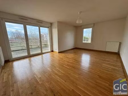 location appartement 2 pièces à caen (14000) : à louer 2 pièces / 52m² caen