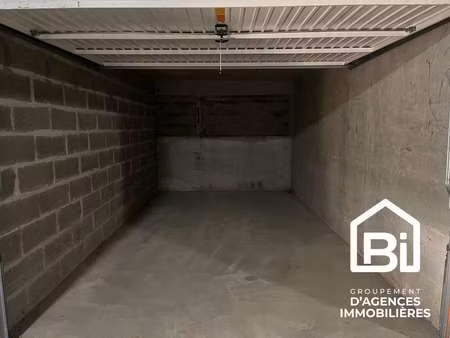 location garage box et parking à bernières-sur-mer (14990) : à louer / bernières-sur-mer