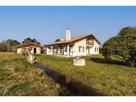 vente propriété 6 pièces 155.25 m² à salles (33770)  399 000 €