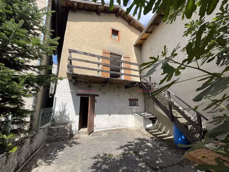 maison de village avec terrasse et jardin