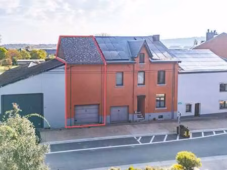 bel espace de stockage reparti sur 3 niveaux de 37m²