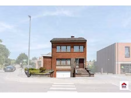 charmante maison trois façades avec jardin à grand-bigard