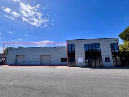 lot de 2 entrepôts