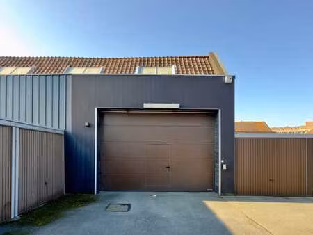entrepôt de 475m2 avec garage ! libre de suite.