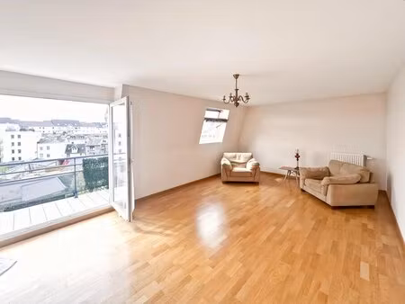 lumineux 3 pièces avec balcon et parking à rouen