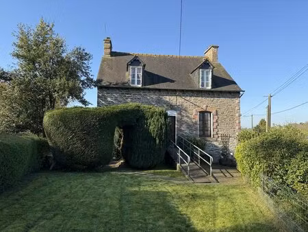maison en sortie de bourg de langast