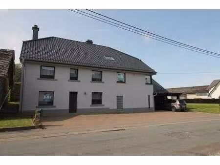 maison bifamiliale- idéal pour famille ou investisseurs!