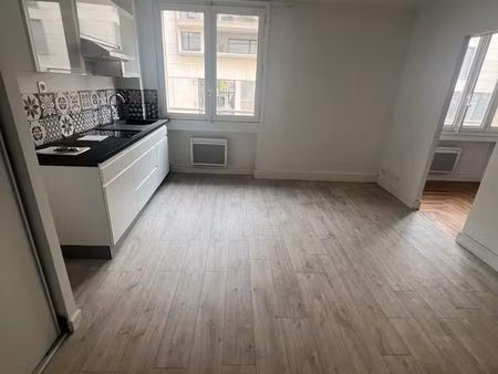 t1 bis rénové – 30 m² – limite croix-rousse – ascenseur + cave – caluire-et-cuire