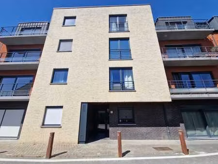mons - agréable appartement 2 chambres avec place de park...