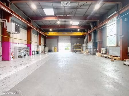 local industriel 1 848 m²
