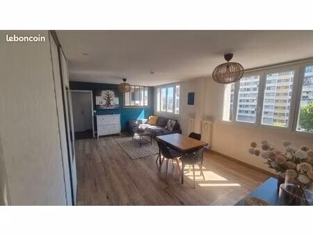 villeurbanne gratte-ciel - t3 lumineux traversant 60 m² - balcon + cave + parking
