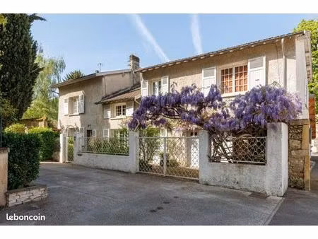 maison 10 pièces 266 m²