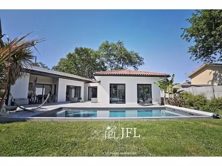 maison contemporaine à vendre dans le quartier est