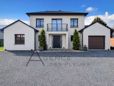 maison de luxe à vendre à la londe
