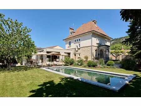 maison de luxe à vendre à poligny