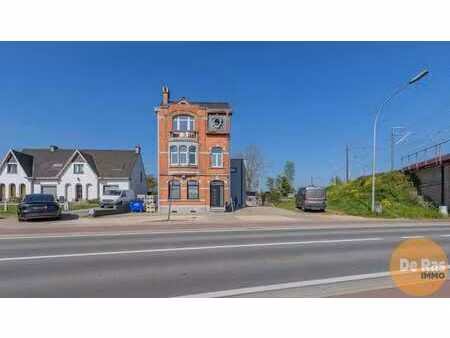 welle-gerenov. herenhuis met charmante gevel en moderne luxe