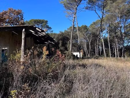 terrain 51 000 m² + bâtis 600 m² – zone ut – 15 min aix en provence