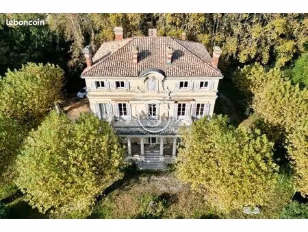château 16 pièces 526 m²