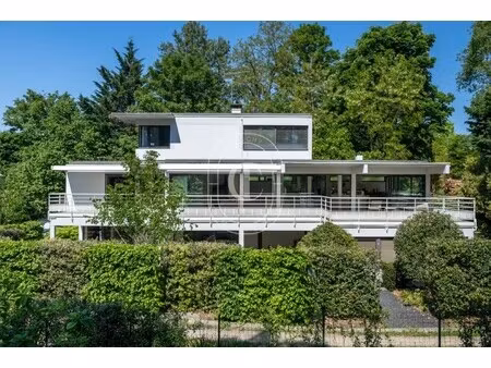 maison de luxe à vendre dans le quartier merlettes