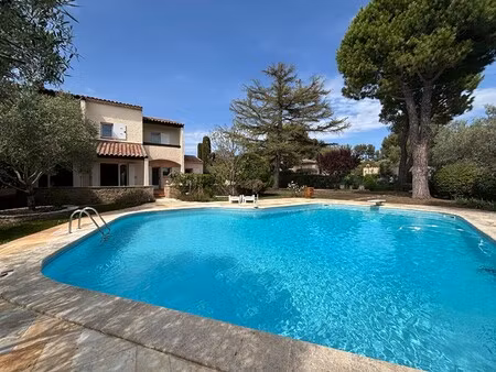 villa de luxe à vendre dans le quartier la pounche-les aubagnens
