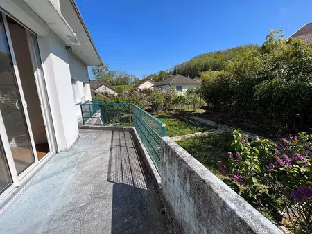 location appartement 4 pièces 87 m² à lons-le-saunier (39000)  800 €