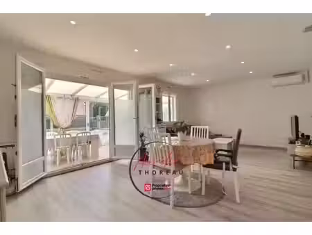 maison de plain pied  3 chambres  terrain clos