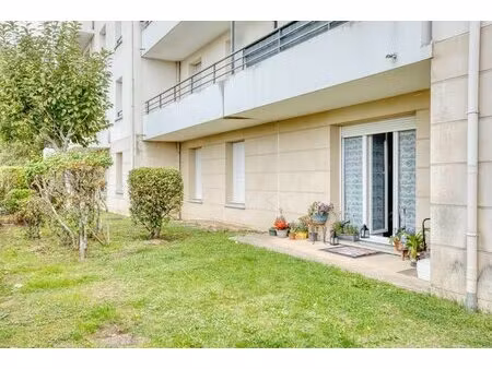 vendu loué appartement de 3 pièces de 62 m² situé à val-de-reuil