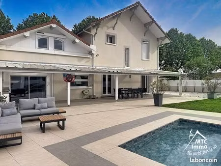 villa 6 pièces 178 m²