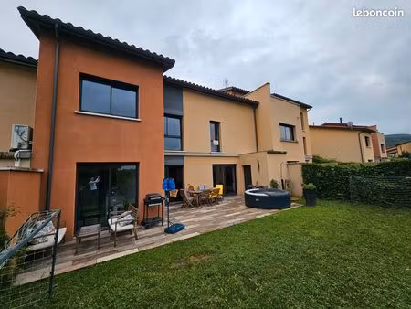 maison 140m carré avec terrasse et jardin